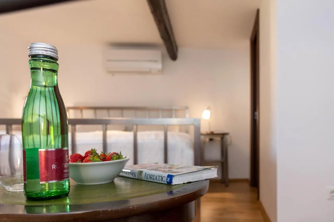 Casa Salomon - Loft Apartment 포레치